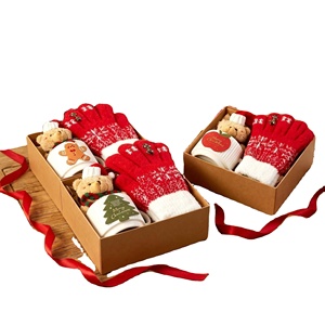 Coffret Cadeau de Noël avec Tasse, Gants et Breloque Ours – Boîte Cadeau Hiver Chaleureuse pour Faveurs de Fêtes - Product Image 1