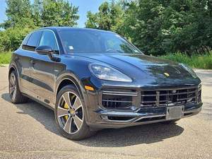 <span class=keywords><strong>Porsche</strong></span> <span class=keywords><strong>Cayenne</strong></span> E-Hybrid Turbo S SUV d'<span class=keywords><strong>occasion</strong></span> 2024, vente économique - Product Image 5