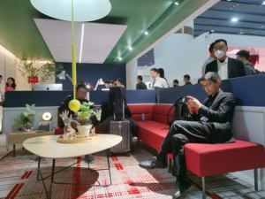 Cloison de bureau acoustique en tissu de verre autoportante, pliable rapidement, pour la modification de la disposition du bureau et la construction, utilisable en extérieur - Product Image 3