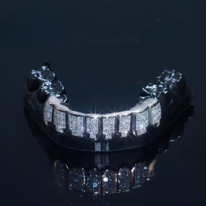 Grillz Premium en Moissanite pour Dents, en Argent Sterling 925, Bijoux de Mode sur Mesure à Brillance Éclatante - Product Image 1