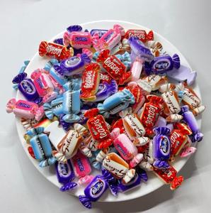 Nouveau design de breloques en résine bonbon breloques en résine à dos plat mignon breloques en résine crème <span class=keywords><strong>colle</strong></span> en vrac breloques en résine en gros - Product Image 4