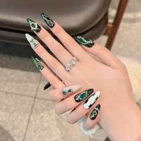 Diseño #2599 Venta caliente Uñas artificiales Diamantes 3D Uñas postizas de lujo Verde Hecho a mano Medio Almendra Prensa en las uñas para niñas