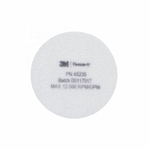 Tampon de polissage en mousse 3M <span class=keywords><strong>Finesse</strong></span>-it Advanced 45235 Gris 82 mm (3-1/4 po) Polyuréthane pour polissage automobile 90 unités/boîte - Product Image 1
