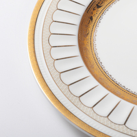 Assiettes à dîner en céramique de porcelaine fine de luxe, design romain royal, bord doré, haut de gamme, banquet, mariage, logo personnalisé européen