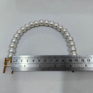 สร้อยข้อมือมุกเทียม 10.5 ซม- 21 เม็ด ตัวล็อคทองคำ ของขวัญสำหรับทุกเพศ เครื่องประดับ - Product Image 3