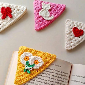 Handmade Crochet Bookmark With Flower And Cat Design Cute Triangular Book Marker Reusable Reading <b>Gift</b> For Online Sale - Product Image 2