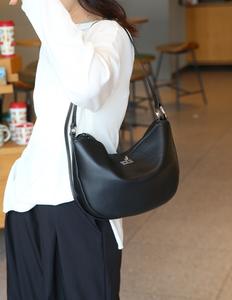 ผู้ผลิตกระเป๋าสะพายไหล่ รับผลิตตามสั่ง ขายส่ง OEM 2026 รุ่นใหม่ กระเป๋าหนังสะพายไหล่ทรงเก๋ไก๋สำหรับผู้หญิง - Product Image 2