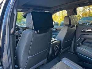 Chevrolet Suburban High Country 6.2L V8 My25 Essence, compatible E10, Transmission Automatique, 426 CV, V8, Conduite à Gauche - Product Image 3