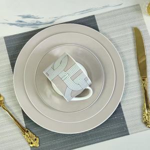 Vente flash : Ensemble de salle à manger de luxe nordique gris 4 pièces, assiette en céramique avec boîte cadeau - Product Image 5