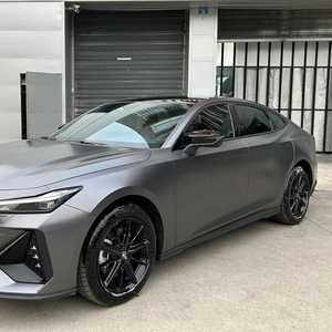 Vinilo de Lujo para Envoltura de Autos, Color Gris Oscuro, PET Brillante, 7.5 mil, Auto-Reparable, Resistente a Arañazos, Película Decorativa Exterior para Sedanes - Product Image 1