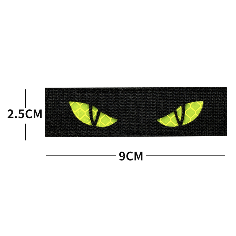Occhi di gatto: occhi verdi con base nera