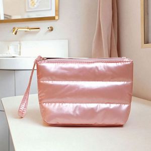Pochette de maquillage personnalisée avec logo, en duvet de coton léger et moelleux, matelassée, pour l'hiver, pour les voyages - Product Image 6