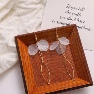 VKMEホットセールフラワーロングイヤリング女性用ジュエリーの新しいトレンドフラワーイヤリング - Product Image 3