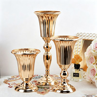Arrangements floraux créatifs de style européen sur le thème du mariage, décoration d'hôtel et de maison, banquets d'anniversaire, vases en cristal, art en fer forgé
