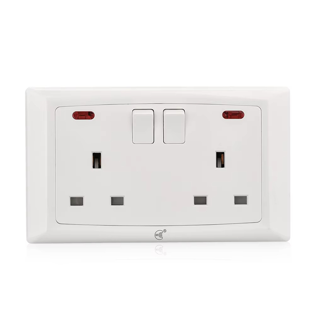Hot Sale High Quality 2-Gang 3-Pin Switched Socket 13a 250v Wall Switch and Socket