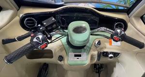 รถสามล้อไฟฟ้าแบบปิด มอเตอร์ไร้แปรงถ่าน 60V/72V แบตเตอรี่ตะกั่วกรด/ลิเธียม 2500W รับน้ำหนัก 400 กก. บรรทุกผู้โดยสาร 3 คน ได้รับมาตรฐาน EEC - Product Image 5