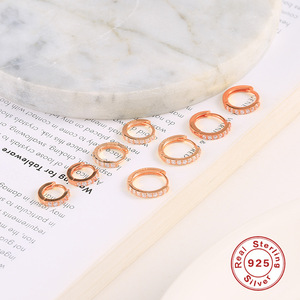 Boucles d'oreilles créoles mini rondes de luxe en or 14K avec zircon CZ, bijoux de piercing <span class=keywords><strong>pour</strong></span> hélix, <span class=keywords><strong>tragus</strong></span>, daith, conch, cartilage, boucles d'oreilles miniatures 6/8/10mm - Product Image 4