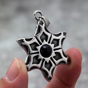 Colgante de estrella de seis puntas de acero inoxidable yunnique con diseño geométrico de piedras preciosas negras para hombre, regalo de collar - Product Image 3