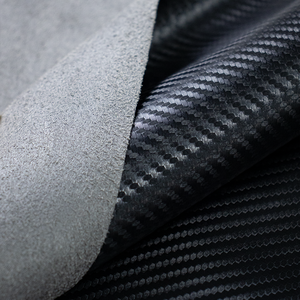 Material <span class=keywords><strong>de</strong></span> PU <span class=keywords><strong>de</strong></span> piel sintética texturizada <span class=keywords><strong>de</strong></span> fibra <span class=keywords><strong>de</strong></span> carbono <span class=keywords><strong>de</strong></span> 0,7mm <span class=keywords><strong>de</strong></span> grosor para tapicería <span class=keywords><strong>de</strong></span> coche y cuero sintético para <span class=keywords><strong>volante</strong></span> - Product Image 2