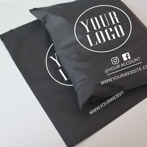 Embalaje <span class=keywords><strong>de</strong></span> ropa personalizado <span class=keywords><strong>bolsa</strong></span> con cierre <span class=keywords><strong>de</strong></span> cremallera biodegradable negro mate esmerilado PVC PE plástico ropa Ziplock <span class=keywords><strong>bolsa</strong></span> con cremallera con logotipo - Product Image 4