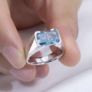 Anillo Solitario Clásico con Corte Ovalado y Corte Fantasía, Cultivado en Laboratorio, 2.06 Ct, en Oro Amarillo, Blanco y Rosa de 9K - Product Image 1