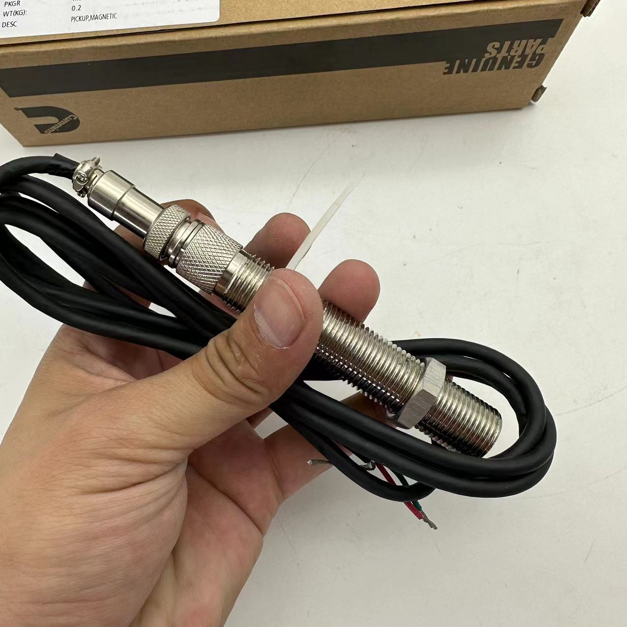 ナン C62723 Nissan 370Z, Altima, GT-R OEM Dark Charcoal Center