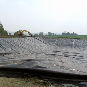 Géomembrane HDPE de revêtement de lac artificiel Anti-UV pour les applications de pisciculture et de barrage Valeur rentable de cycle de vie de 1mm d'épaisseur - Product Image 2