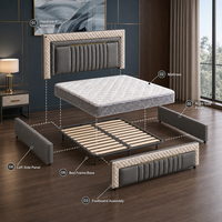Lit King Size Moderne de Luxe Capitonnée avec Tête de Lit Large en Tissu et Bordure Dorée, Cadre en Bois Massif pour Villa, Hôtel Boutique, Chambre à Coucher