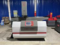 Machine de perçage et de fraisage CNC 3 axes Ouxin pour profilés en aluminium, PVC et UPVC, 4 kW, pour la fabrication industrielle de fenêtres et de portes