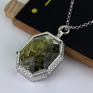 Ouvrable pour Horcrux Time-Turner en alliage de zinc plaqué argent collier pour enfants commémoratif petit ornement à la mode - Product Image 3