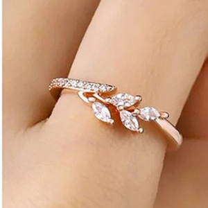 Bague élégante en forme de feuille pour femme, bijou de doigt minimaliste pour un style quotidien - Product Image 2