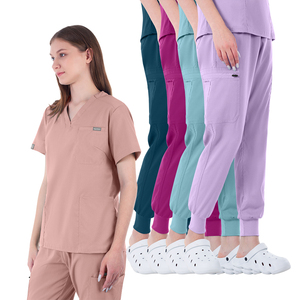 Couleurs uniforme chirurgical cordon Logo privé col en V ensemble-haut extensible et pantalon avec 8 poches infirmière ensemble doux gommage prix de gros - Product Image 2