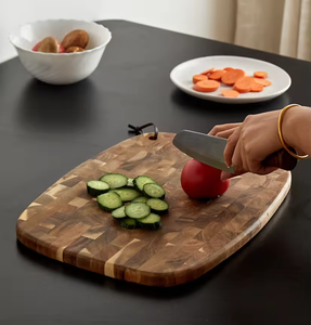 Tabla de cortar de grano de acacia de alta densidad Lomato en acabado negro, madera rectangular de 2cm de espesor ecológica para cocinas - Product Image 6