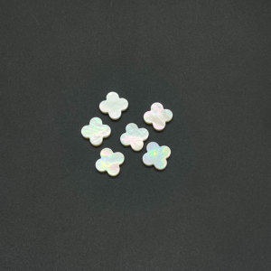 Perlas Sueltas de Nácar Blanco de Grado A, 13*13*2 mm, Diseño de Trébol de Cuatro Hojas, Accesorios para Joyería, OUSIBEI - Product Image 1