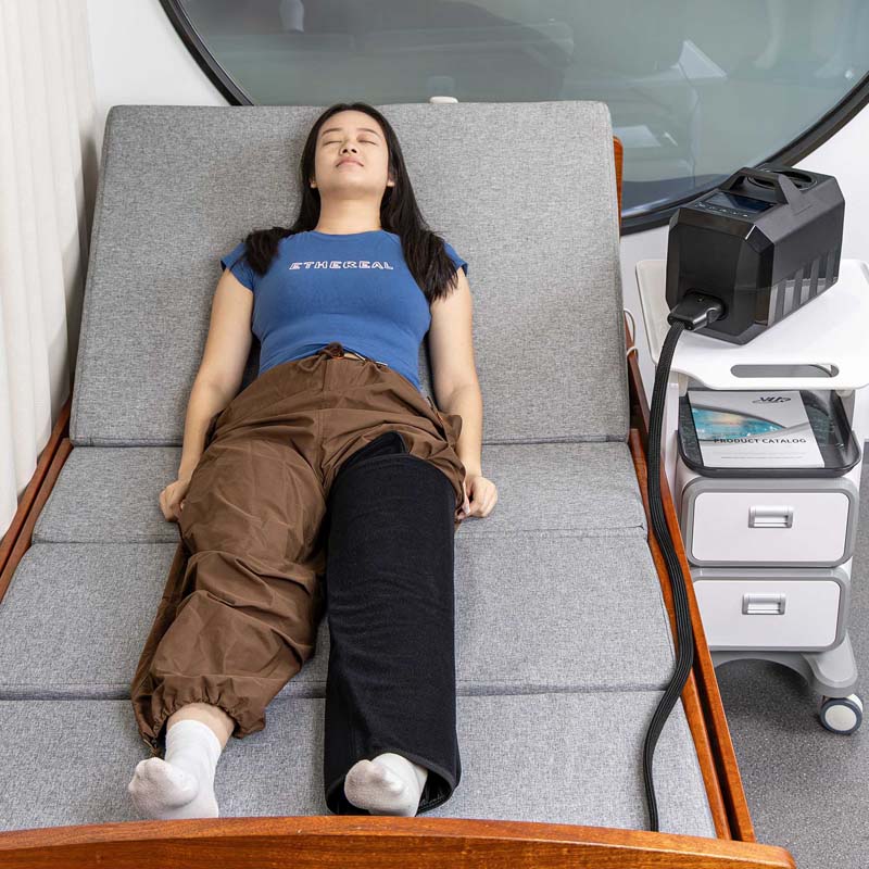 Black machine+leg cuff