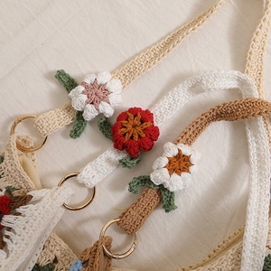 Sac à bandoulière en paille avec anneau <span class=keywords><strong>rond</strong></span> et décor floral, sac à main <span class=keywords><strong>chic</strong></span> bohème avec accent métallique - Product Image 1