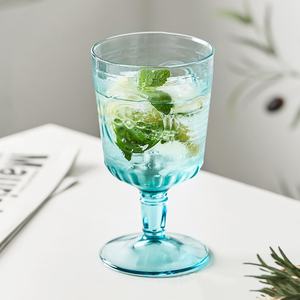 Vaso <span class=keywords><strong>de</strong></span> Agua <span class=keywords><strong>de</strong></span> Estilo Europeo con Base Alta, Vaso <span class=keywords><strong>de</strong></span> Boca Ancha para Jugo <span class=keywords><strong>de</strong></span> Frutas y Bebidas Frías, Vaso <span class=keywords><strong>de</strong></span> Vidrio Vintage con Relieve - Product Image 1