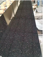 Dalles de granit noir sésame - Surface lisse, pierre naturelle, design moderne, durable et découpable, solution murale extérieure personnalisée