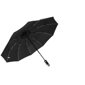 Parapluie promotionnel OEM entièrement automatique, pliable en trois sections, noir, protection UV, toutes saisons, 10 baleines, UPF 50+, 23 pouces - Product Image 1