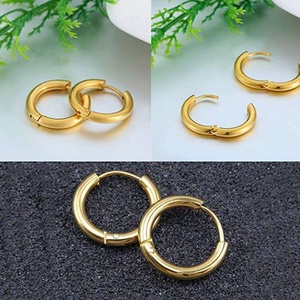 Boucles d'oreilles créoles classiques de luxe en acier inoxydable plaqué or 18 carats, nouveau style OEM, bijoux pour femmes - Product Image 5