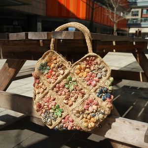 Bolso de Playa con Diseño Floral Hecho a Mano, Estilo Romántico Francés Coreano - Product Image 1