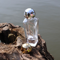Flacon de parfum rond en verre blanc cristallin vide de 50 ml Qicheng Cosmetics, rechargeable avec pulvérisateur à pompe, diffuseur à bâtonnets, surface personnalisable