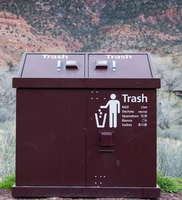 Conteneur à déchets/recyclage double, résistant aux animaux et aux ours