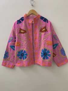เสื้อแจ็คเก็ตโบโฮฤดูหนาวแบบแฮนด์เมดสั่งทำสีได้ ผ้ากำมะหยี่ปักลายสัตว์ แต่งกระดุมผ้าฝ้าย  ไซส์เดียว  เสื้อคลุมสไตล์ชาติพันธุ์ - Product Image 1