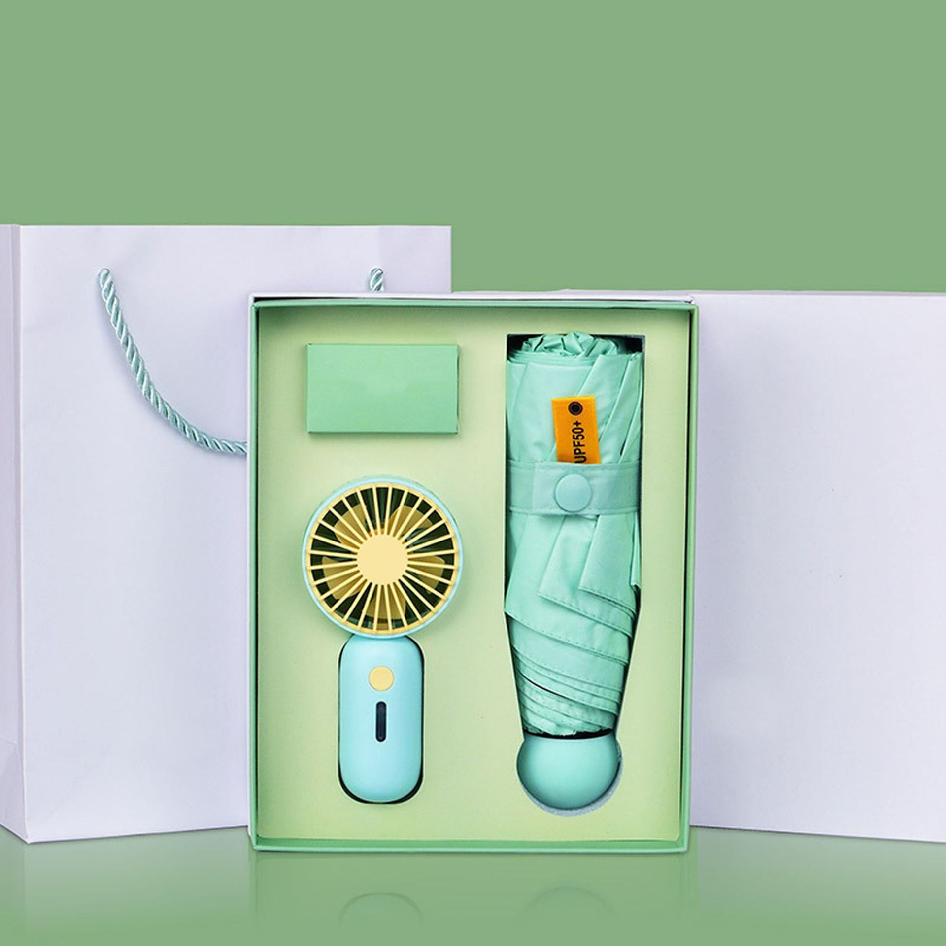 สีเขียว