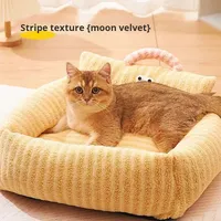 Lit pour animaux de compagnie DO Fashion en peluche, style grands yeux, en coton PP, rayé, en forme de canapé, portable, pour l'hiver, pour chiens et chats de petite et moyenne taille