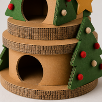 Tour à chat en carton ondulé en forme de sapin de Noël à trois niveaux avec griffoir, étoile décorative et pompons