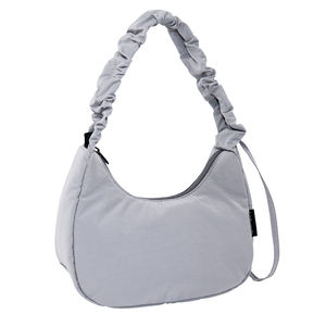 Sac à bandoulière gris simple et tendance, fermeture éclair, 7 pouces, léger, en tissu recyclé polyester, marque SENDA, pour l'extérieur - Product Image 2