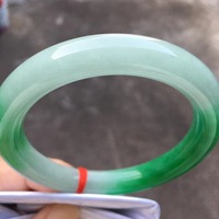 Bracelet en quartzite jade naturel vert cireux, motif floral flottant, pour femme, élégant, avec boîte cadeau, vente en gros