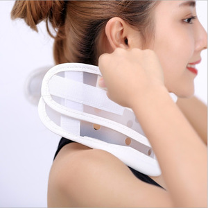 Soporte cervical ajustable blanco para alivio del dolor de cuello, uso en fitness, salud y masajes. - Product Image 4